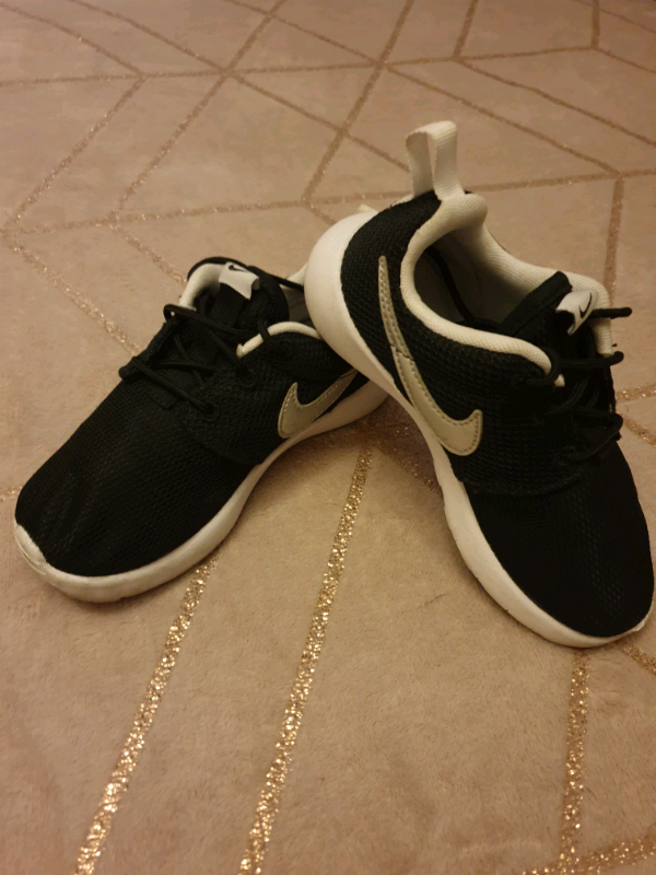 baby size 5 nike trainers